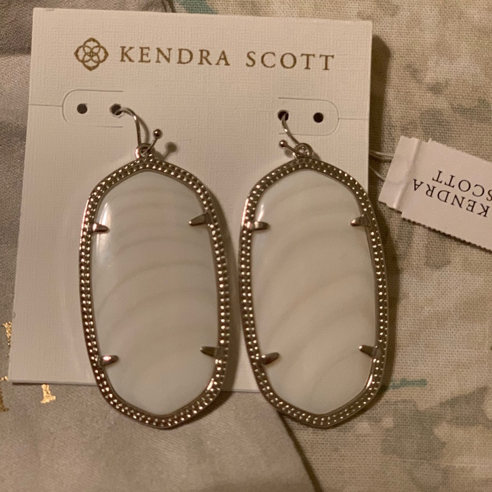 Authentic Kendra Scott Danielle Drop Earrings